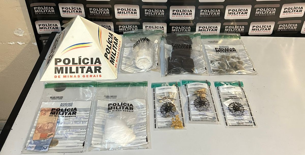 Após tentativa de fuga, homem é alcançado e preso pela Polícia Militar por tráfico de drogas no Córrego do Ouro